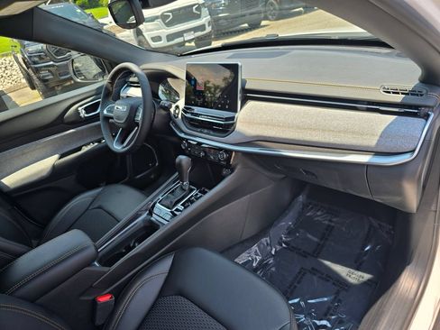 New 2026 Jeep Compass Latitude AWD/4WD image 28