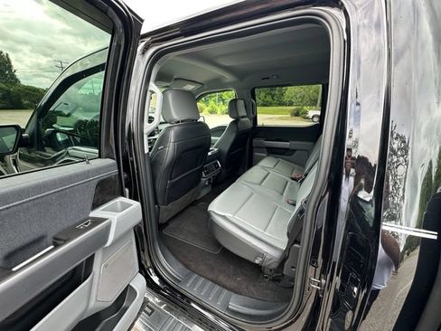 Used 2022 Ford F150 Lariat w/ Equipment Group 502A High AWD/4WD image 18