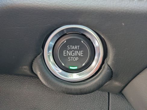 Used 2025 Chevrolet Suburban Z71 AWD/4WD image 22