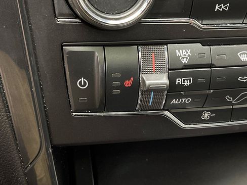 Used 2019 Ford Explorer XLT w/ Equipment Group 202A AWD/4WD image 26