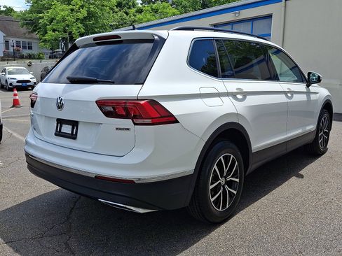 Used 2021 Volkswagen Tiguan SE w/ Panoramic Sunroof Package AWD/4WD image 4
