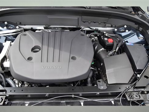 Certified 2026 Volvo XC60 B5 Core w/ Protection Package Premier image 26