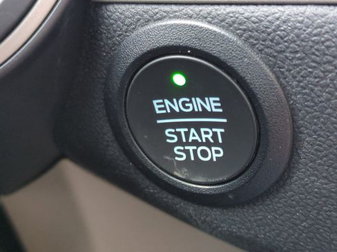 Used 2022 Ford Escape SE image 22