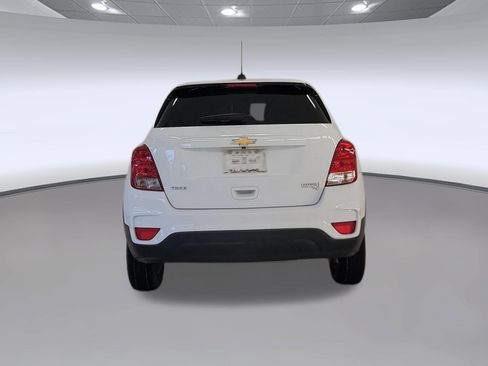 Used 2022 Chevrolet Trax LS w/ Tint and Cruise Package FWD image 8