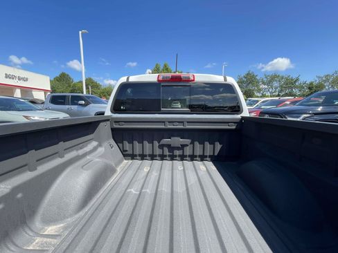 Used 2022 Chevrolet Colorado LT w/ LT Convenience Package AWD/4WD image 10