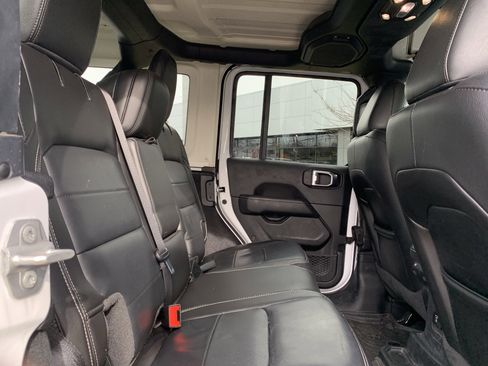 Used 2022 Jeep Wrangler Unlimited Sahara w/ LED Lighting Group image 33