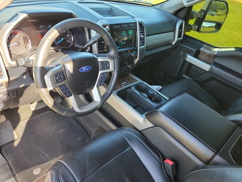 Used 2018 Ford F250 Lariat w/ Chrome Package AWD/4WD image 8
