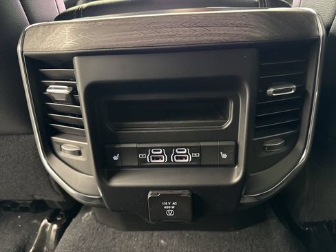 New 2026 RAM 2500 Laramie AWD/4WD image 14