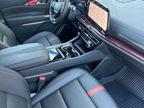 New 2026 Chevrolet Traverse RS w/ LPO, Floor Liner Package FWD image 19