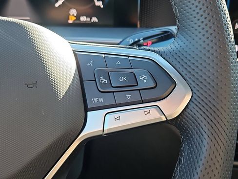 New 2025 Volkswagen Tiguan SE R-Line AWD/4WD image 16