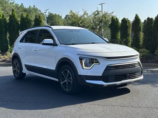 Used 2023 Kia Niro EX FWD video 2