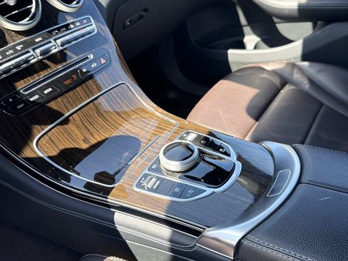 Used 2017 Mercedes-Benz GLC 300 4MATIC image 8