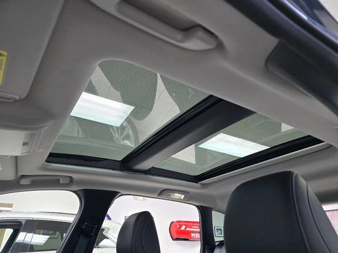 Used 2025 MAZDA CX-50 AWD 2.5 S w/ Premium Package image 36