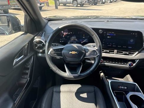 Used 2025 Chevrolet Equinox LT w/ Convenience Package II FWD image 17