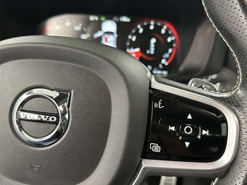 Used 2019 Volvo XC60 T6 R-Design w/ Protection Package Premier image 18