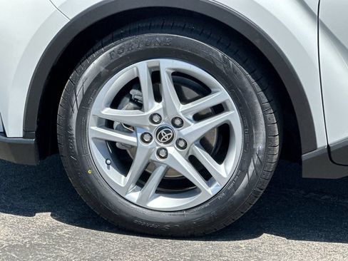 Used 2021 Toyota C-HR LE FWD image 23