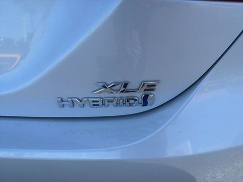 Used 2023 Toyota Camry XLE w/ Cold Weather Package image 4