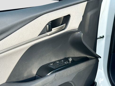 Used 2025 Toyota Camry SE w/ Convenience Package image 17