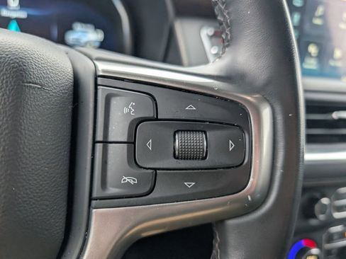 Used 2023 Chevrolet Suburban Premier image 16