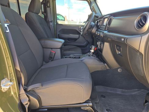 Certified 2023 Jeep Wrangler Unlimited w/ Convenience Group AWD/4WD image 24
