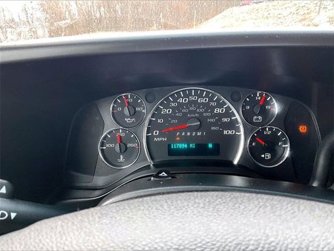 Used 2018 Chevrolet Express 3500 LT w/ LT Preferred Equipment Group image 18