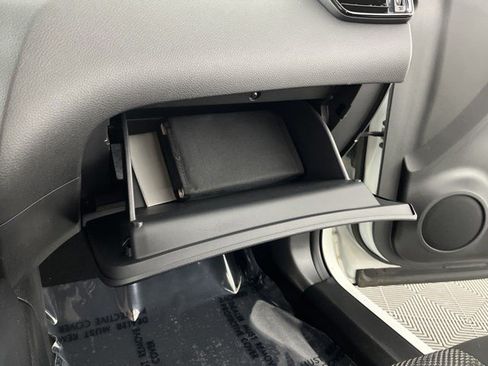 Used 2021 Nissan Rogue Sport SV FWD image 35
