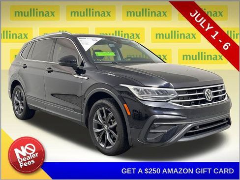 Used 2022 Volkswagen Tiguan SE w/ Panoramic Sunroof Package FWD image 1