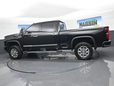 Used 2024 Chevrolet Silverado 2500 High Country w/ High Country Premium Package image 3