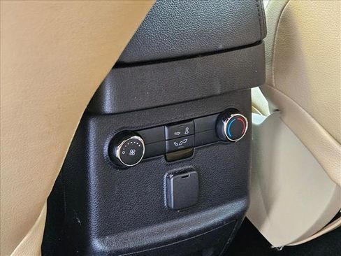 Used 2017 Ford Explorer Base image 16