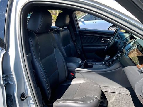 Used 2015 Ford Taurus Limited FWD image 9