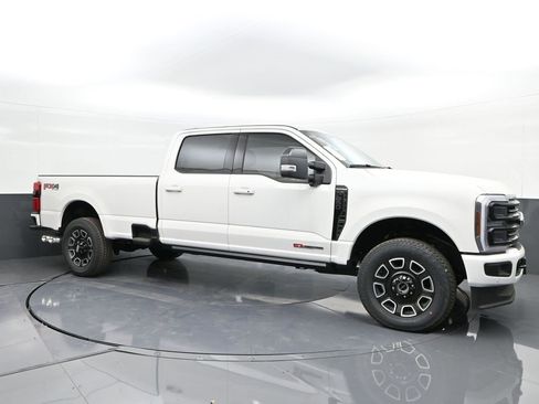 New 2025 Ford F350 Platinum image 17