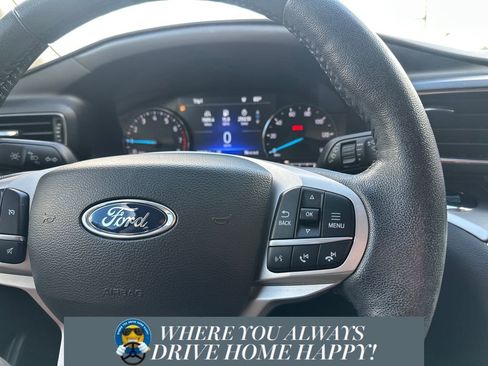 Used 2022 Ford Explorer XLT w/ Equipment Group 202A AWD/4WD image 13
