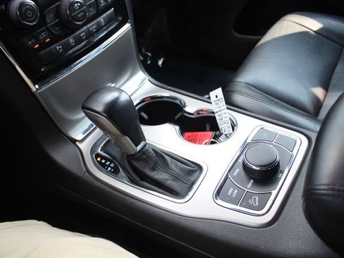 Used 2021 Jeep Grand Cherokee Limited AWD/4WD image 12