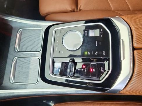 Used 2023 BMW 740i w/ Executive Package image 55