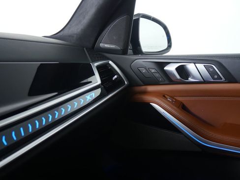 Certified 2024 BMW X7 xDrive40i w/ Executive Package image 30