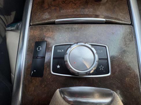 Used 2014 Mercedes-Benz E 350 4MATIC Sedan image 32