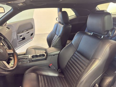 Used 2010 Dodge Challenger R/T image 15