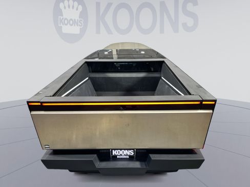 Used 2024 Tesla Cybertruck AWD Crew Cab image 31