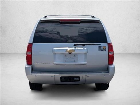 Used 2013 Chevrolet Suburban LTZ RWD image 6