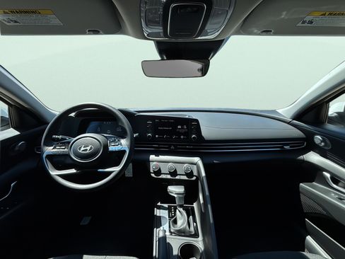New 2026 Hyundai Elantra SE FWD image 9