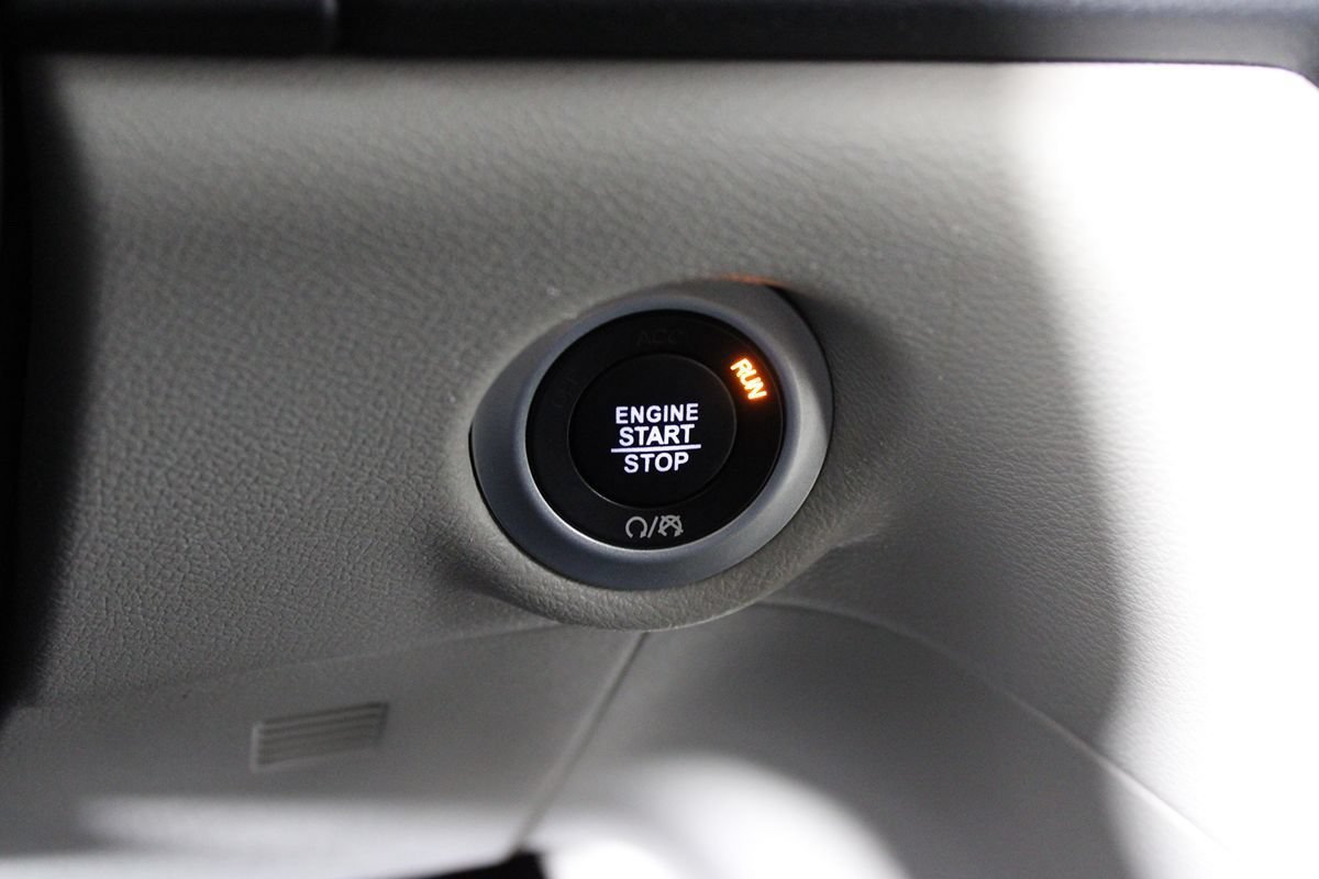 Used 2023 Chrysler Voyager LX FWD image 11