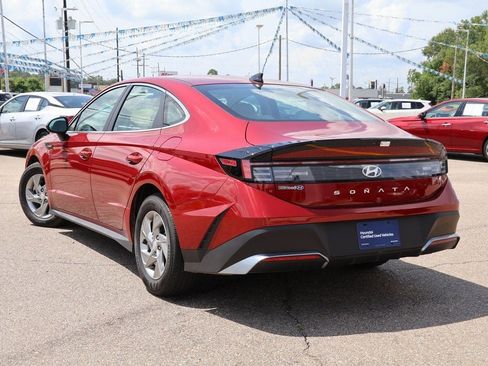 Used 2025 Hyundai Sonata SE image 2