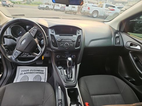 Used 2015 Ford Focus SE w/ SE Sport Package FWD image 21