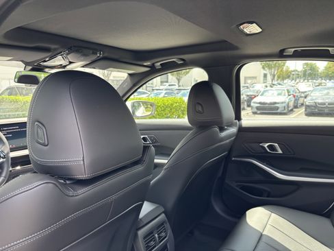 Used 2025 BMW 330i Sedan w/ Premium Package image 34