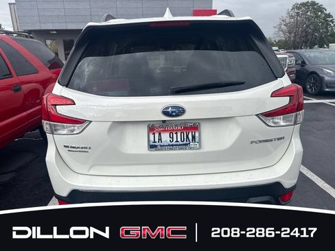 Used 2019 Subaru Forester Premium AWD/4WD image 4