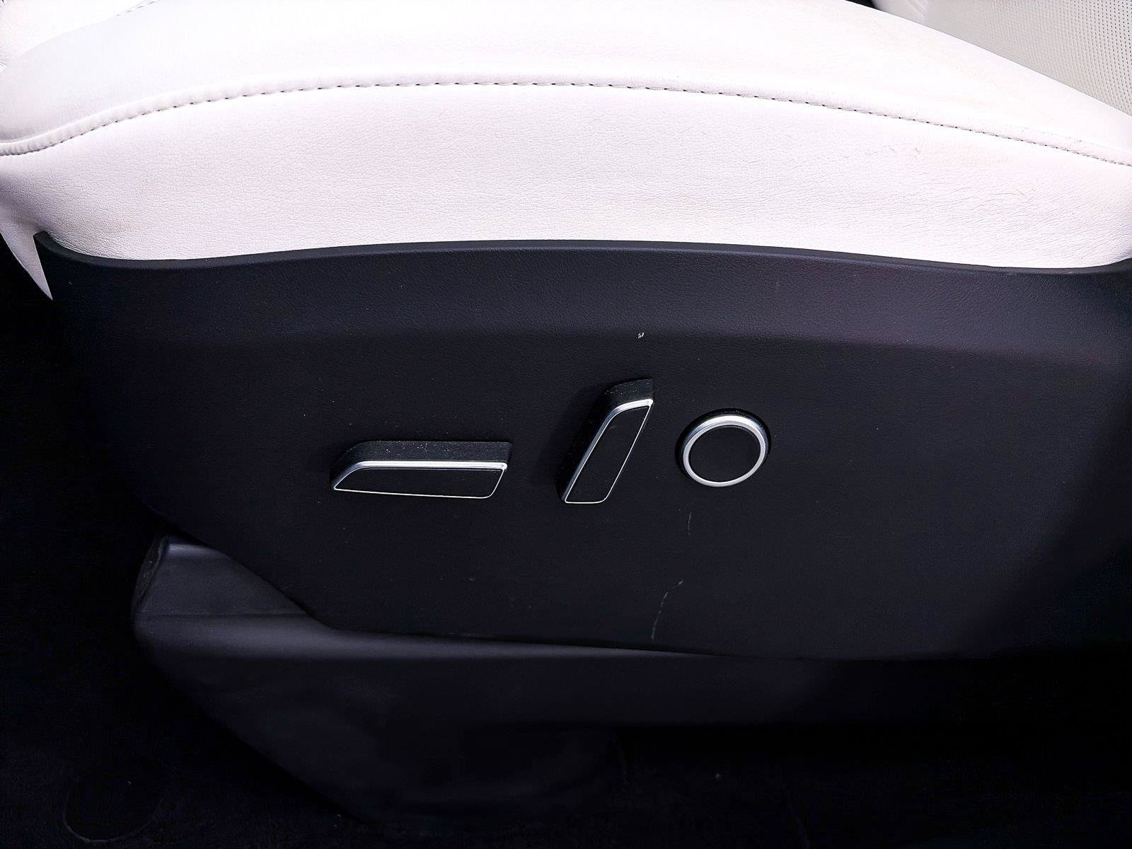 Used 2022 Tesla Model X Plaid AWD/4WD image 25
