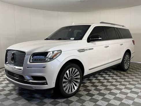 Used 2018 Lincoln Navigator L Reserve w/ Technology Package AWD/4WD image 2