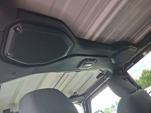 Used 2022 Jeep Gladiator Sport AWD/4WD image 13