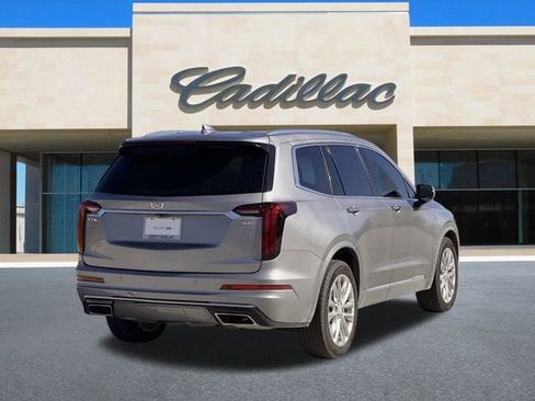 Certified 2023 Cadillac XT6 Premium Luxury image 4
