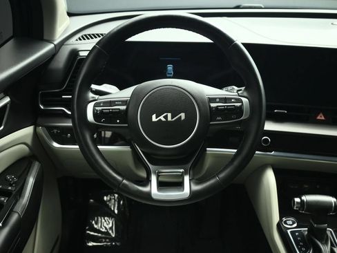 Used 2023 Kia Sportage EX AWD/4WD image 12